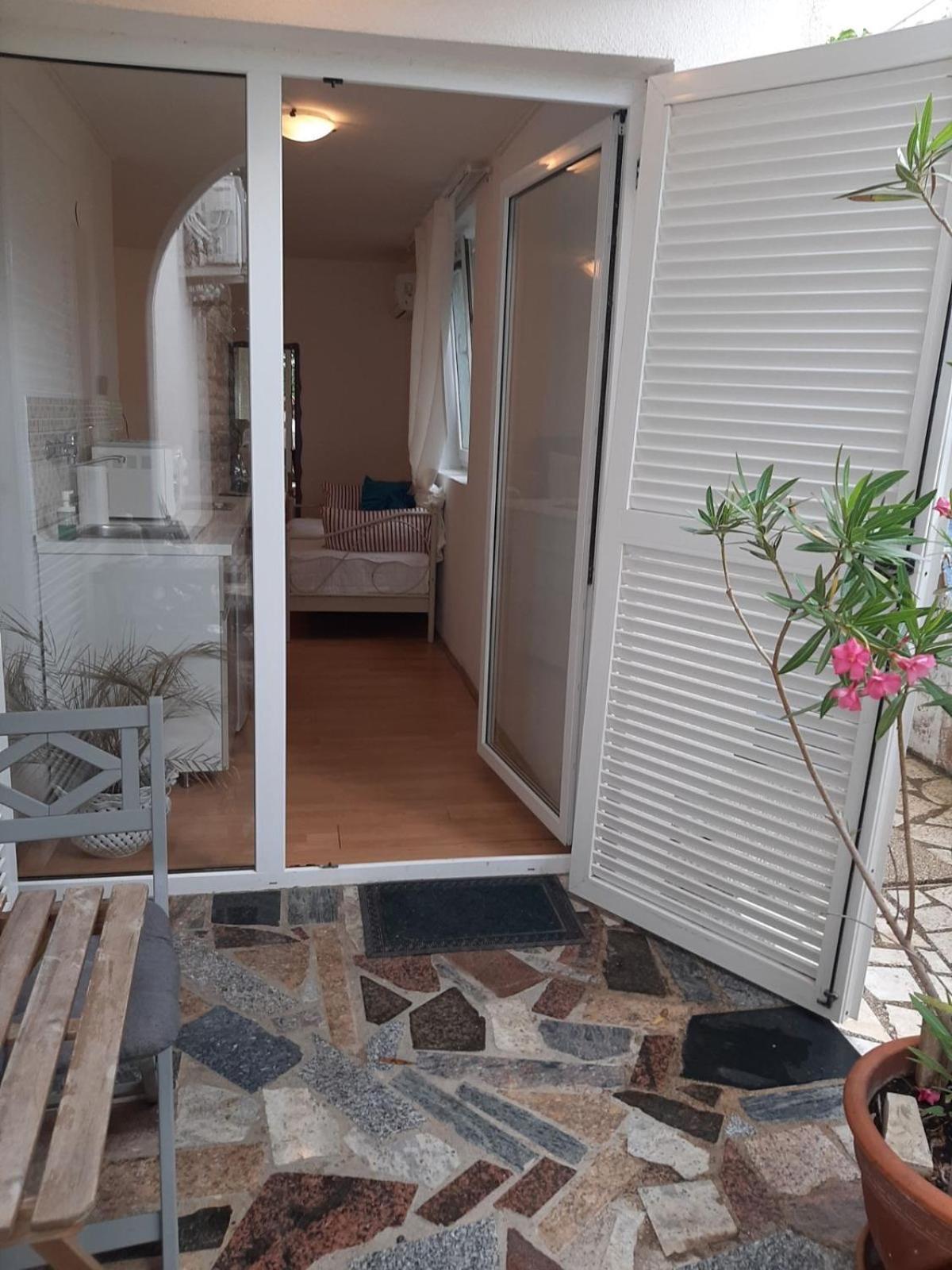 Miranda On The Apartment Barbat na Rabu